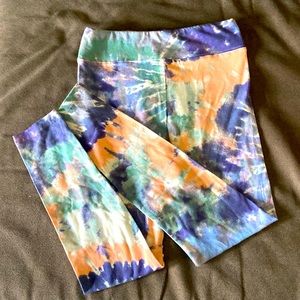 Girls tie-dye leggings.